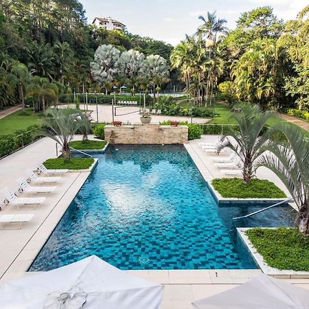 Radio Hotel Resort & Convention แซร์ฮาเนกรา ภายนอก รูปภาพ